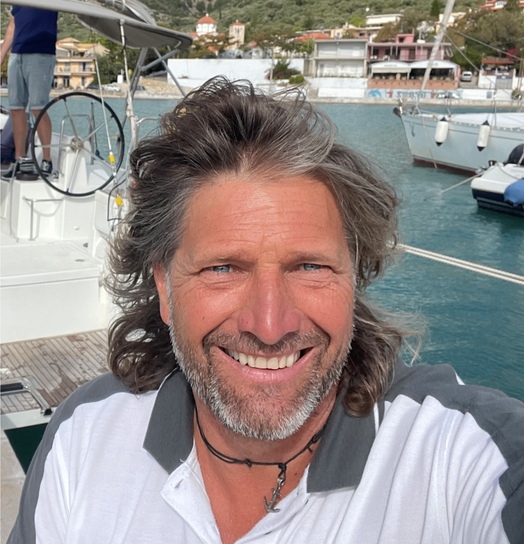 Urs Neeser, Hochseeskipper, an Bord seiner Yacht